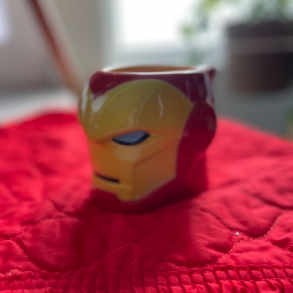 Disney Store IRON MAN 2011 Marvel - Picture 5 of 9